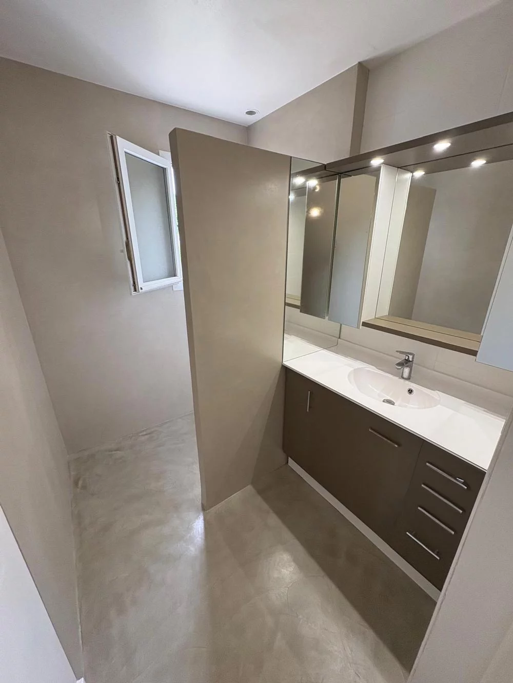 b&eacute;ton cir&eacute; douche